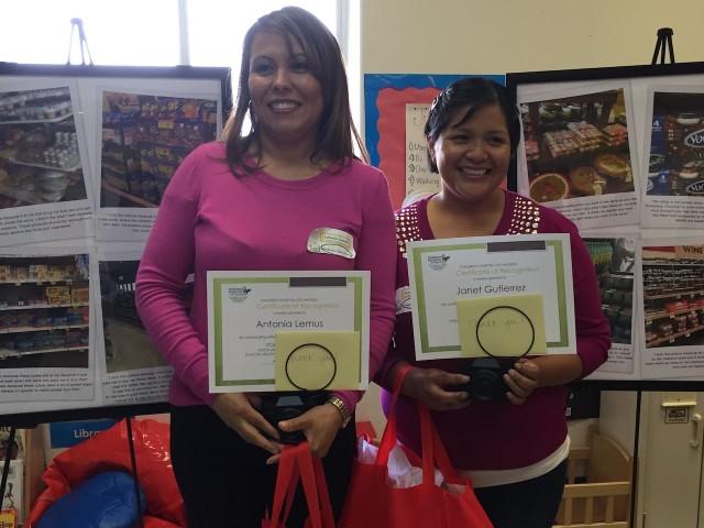 Parents learning about healthy grocery options